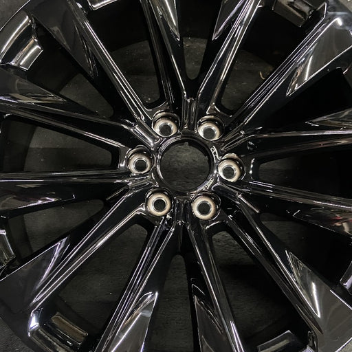 24" ESCALADE 25 24x9.5 12 spoke black opt 5FE Original OEM Wheel Rim - Angle View