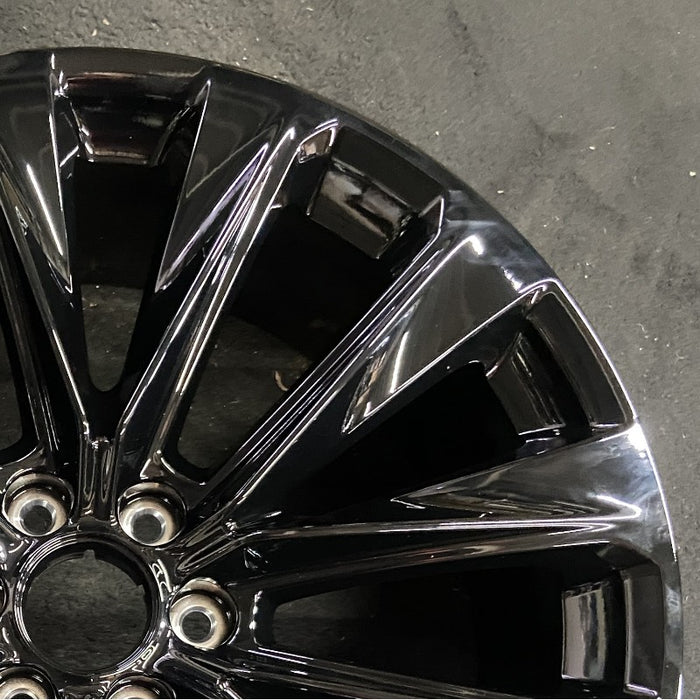 24" ESCALADE 25 24x9.5 12 spoke black opt 5FE Original OEM Wheel Rim - Close-Up Detail