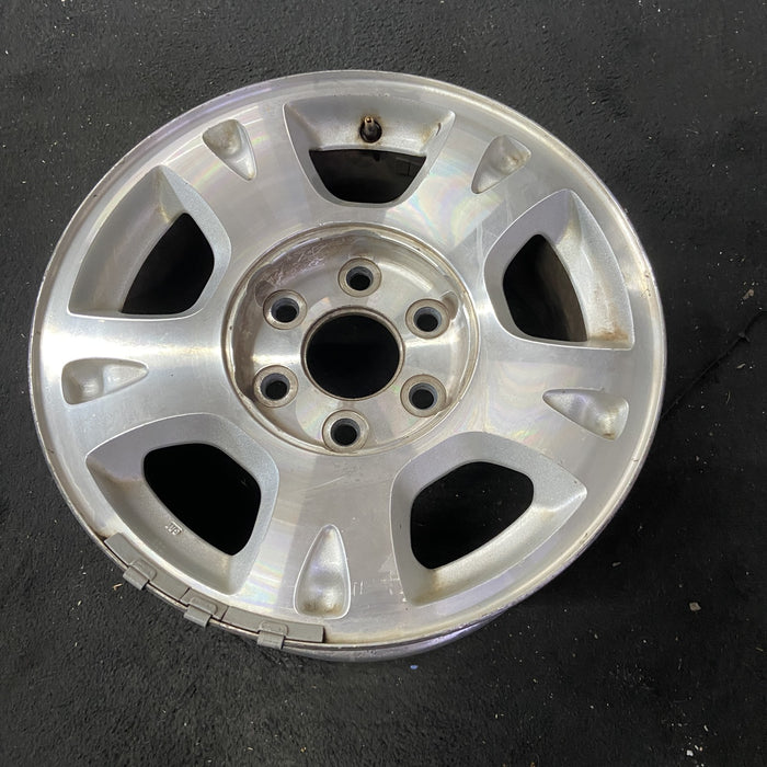 17" AVALANCHE 1500 02-06 17x7.5" Original OEM Wheel Rim - Close-Up Detail