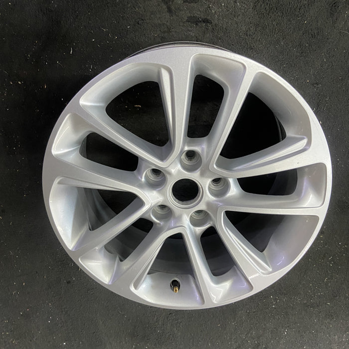 17" TRAILBLAZER 24-25 17x7.5, silver Original OEM Wheel Rim - Close-Up Detail