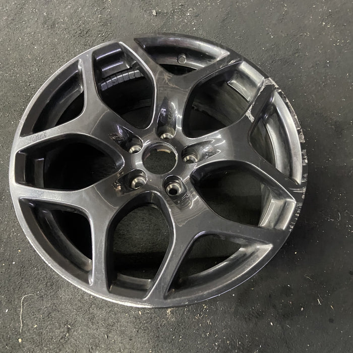 18" GIULIA 19 18x8, 5 spoke, Y spoke design Original OEM Wheel Rim - Close-Up Detail