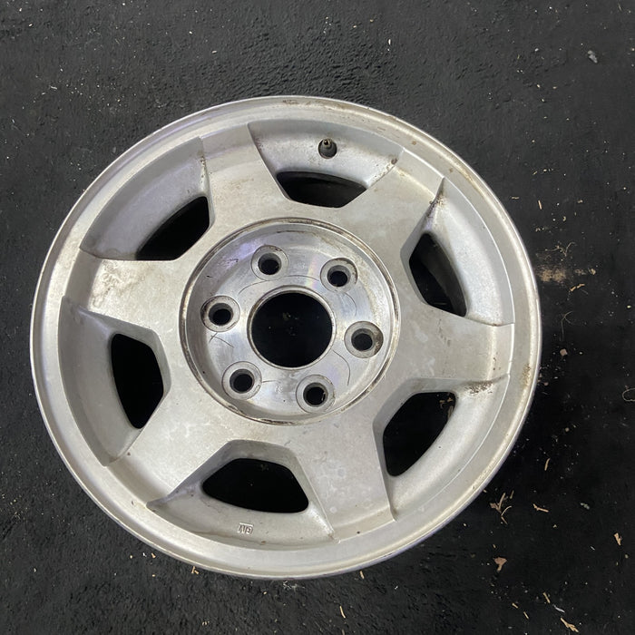 16" SAVANA 1500 VAN 05-08 16x7, Original OEM Wheel Rim - Close-Up Detail