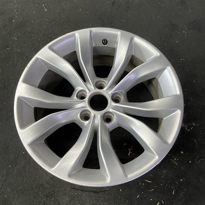 17" 300 15-18 17x7 Original OEM Wheel Rim - Close-Up Detail