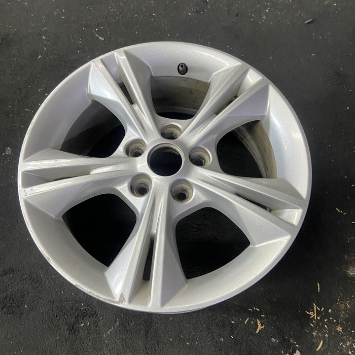 16" FOCUS 12 16x7 , 5 double spoke Original OEM Wheel Rim - Close-Up Detail