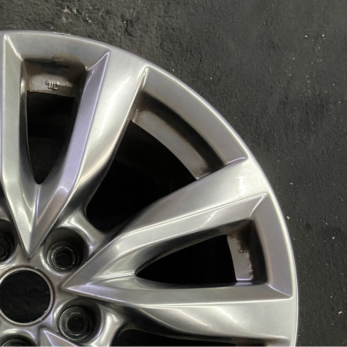 18" MAZDA CX-9 17-18 aluminum 18x8 silver Original OEM Wheel Rim - Close-Up Detail