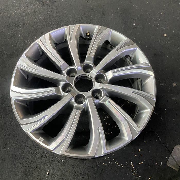 20" NAVIGATOR 23-24 20x8.5, Original OEM Wheel Rim - Close-Up Detail