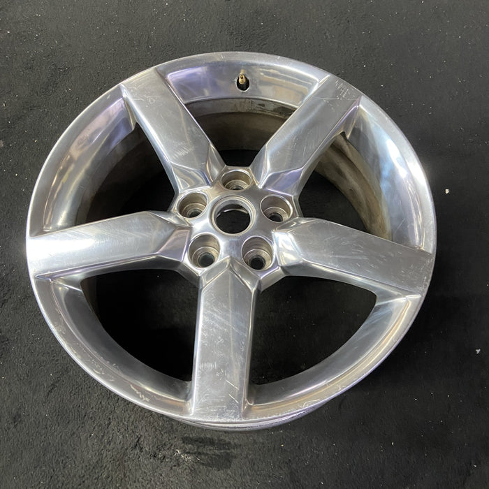 19" CAMARO 10-11 19x8, , bright finish Original OEM Wheel Rim - Close-Up Detail