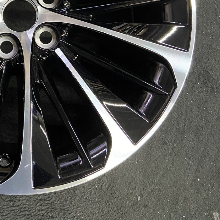 20" LS500 22-24 alloy 20x8.5 20 spoke gloss black accents Original OEM Wheel Rim