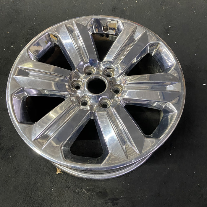 20" FORD F150 PICKUP 18-20 20x8.5, 6 spoke, chrome Original OEM Wheel Rim - Close-Up Detail