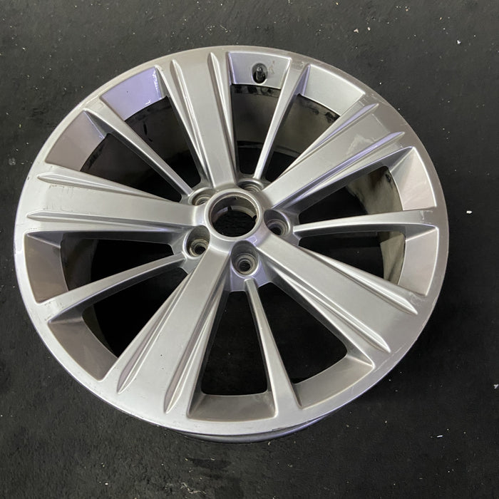 20" EXPLORER 18-19 20x8.5, , 10 spoke, , silver Original OEM Wheel Rim - Side Profile