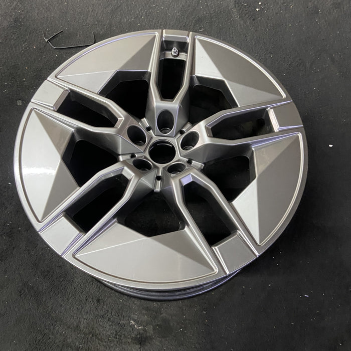 20" IX 22 20x8.5, Original OEM Wheel Rim - Close-Up Detail