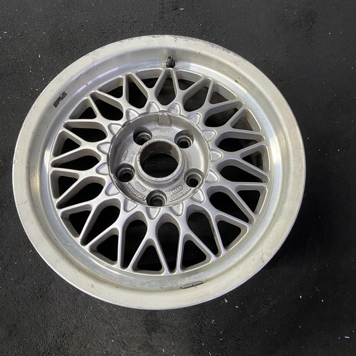 15" AUDI V8 93-94 15x7.5 , BBS Original OEM Wheel Rim - Close-Up Detail