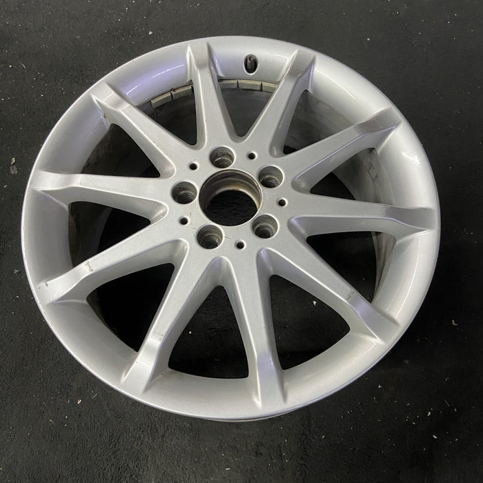 18" MERCEDES R-CLASS 06 251 Type; , R350, 18x8 Original OEM Wheel Rim - Close-Up Detail