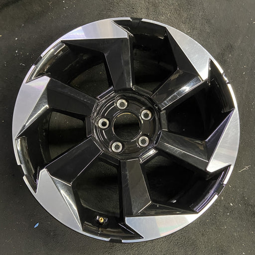 19" SORENTO 25 hybrid, 19x7.5 Original OEM Wheel Rim - Angle View