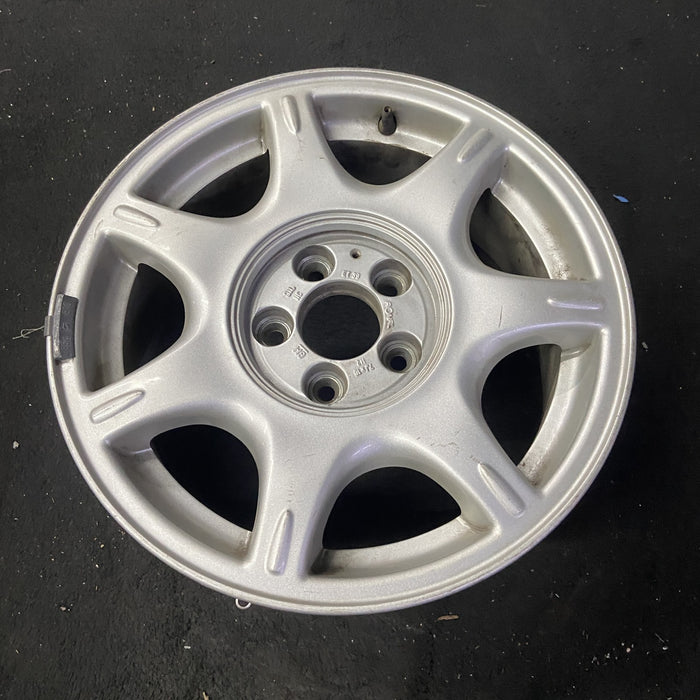 16" CATERA 97-98 16x7 , 7 spoke Original OEM Wheel Rim - Close-Up Detail