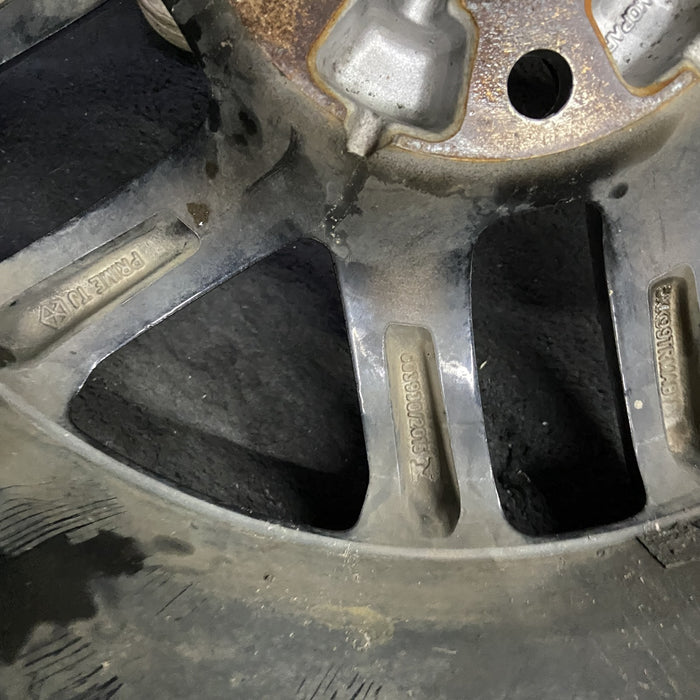 18" GRAND CHEROKEE 17 18x8, aluminum, w/o 75th Anniversary package; polished with pockets, gray pockets Original OEM Wheel Rim