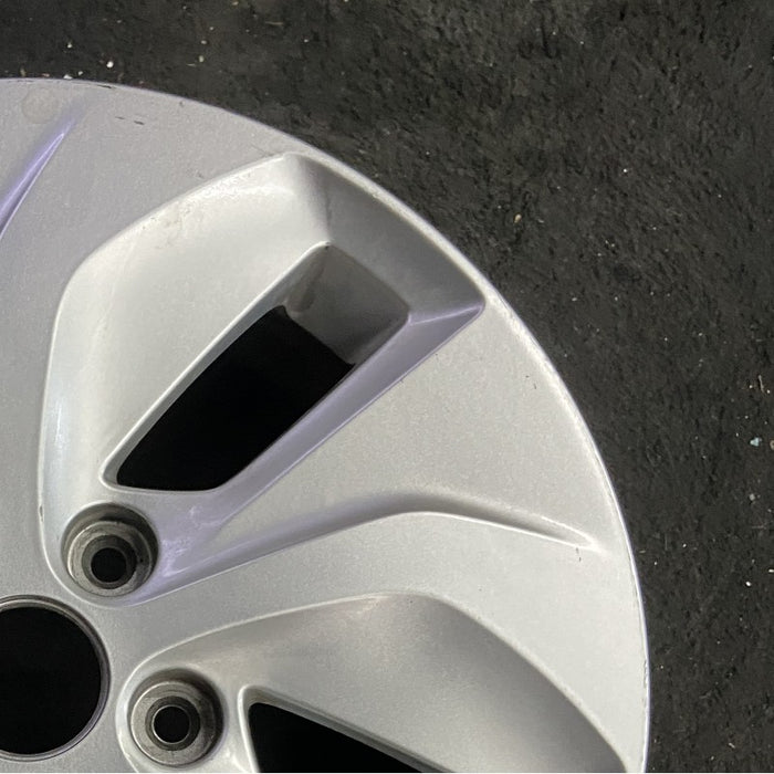16" SONATA 13 16x6.5 alloy 5 spoke Hybrid Original OEM Wheel Rim - Close-Up Detail