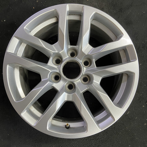 18" SIERRA 1500 PICKUP 19 , 18x8.5, 10 spoke, silver Original OEM Wheel Rim - Angle View