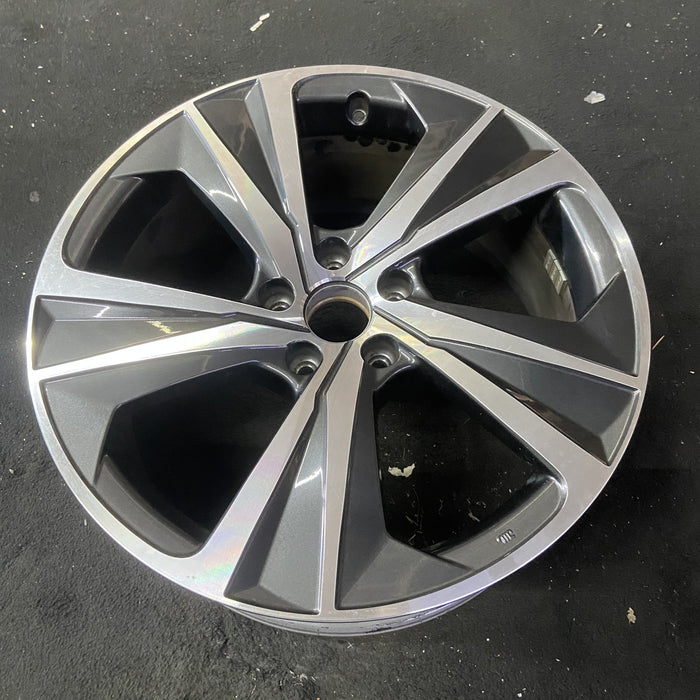 19" LEXUS RX350 23-25 19x8 Original OEM Wheel Rim - Close-Up Detail