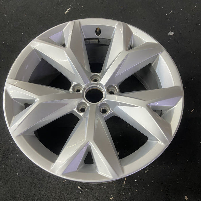 18" ATLAS 18-20 18x8 , , Original OEM Wheel Rim - Close-Up Detail