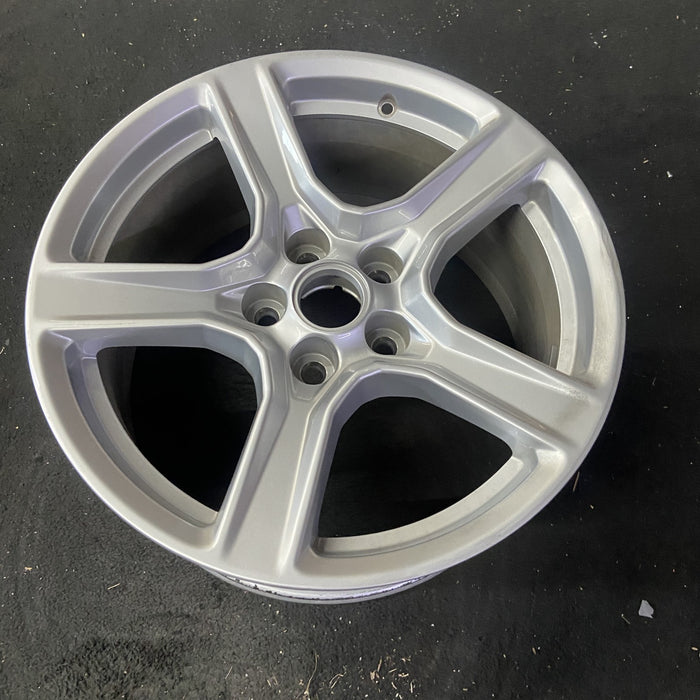 18" CAMARO 16-24 18x8.5 Original OEM Wheel Rim - Close-Up Detail