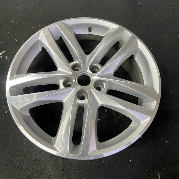 19" EQUINOX 18-19 19x7.5, 10 spoke Original OEM Wheel Rim - Close-Up Detail
