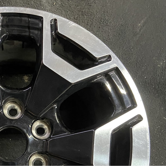 18" FORD F150 LIGHTNING 22-24 18x8.5 machined black Original OEM Wheel Rim - Close-Up Detail