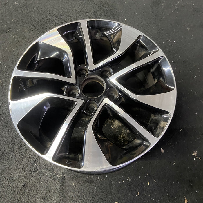 16" CIVIC 13 16x6.5, , curved 10 spoke Original OEM Wheel Rim - Close-Up Detail