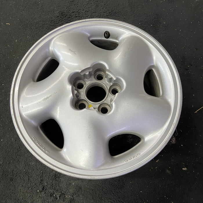 15" CELICA 90-93 15x6.5, alloy, R. Original OEM Wheel Rim - Close-Up Detail