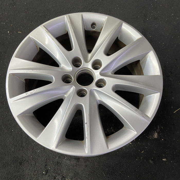 17" TIGUAN 09-11 17x7, 10 spoke, w/raised edge Original OEM Wheel Rim - Close-Up Detail