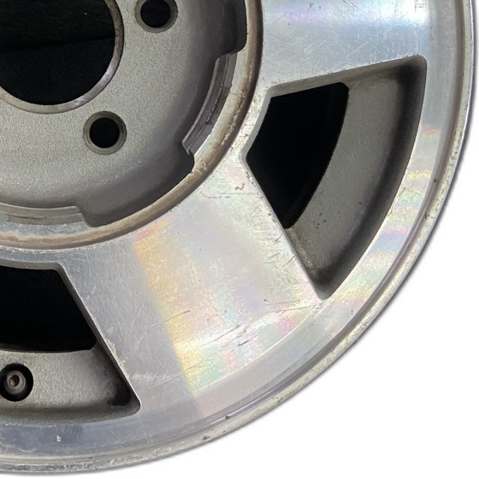 15" LESABRE 87-89 Sdn 15x6 5 spoke Original OEM Wheel Rim - Close-Up Detail