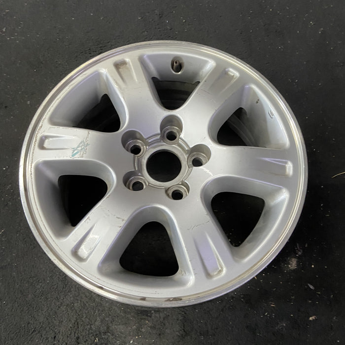 16" HIGHLANDER 01-02 , alloy Original OEM Wheel Rim - Close-Up Detail