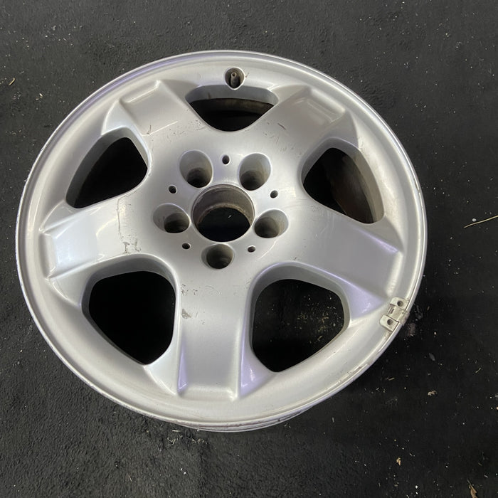 17" MERCEDES ML-CLASS 02-03 163 Type; ML320, 17x8 Original OEM Wheel Rim - Close-Up Detail