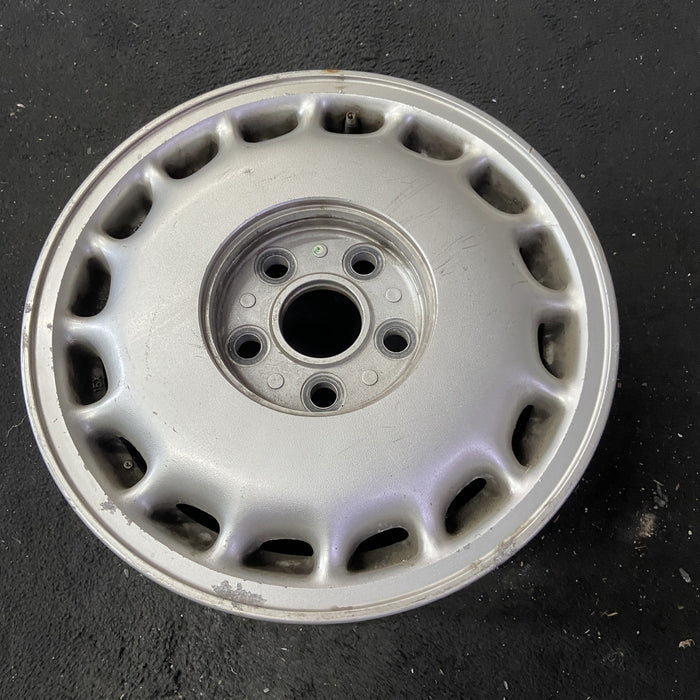 15" CRESSIDA 89-90 , alloy Original OEM Wheel Rim - Close-Up Detail
