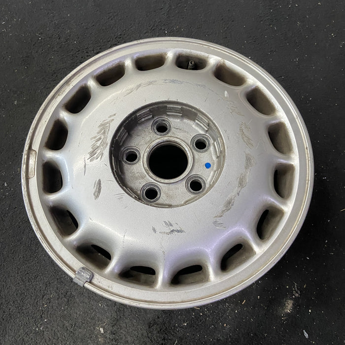 15" CRESSIDA 89-90 , alloy Original OEM Wheel Rim - Close-Up Detail