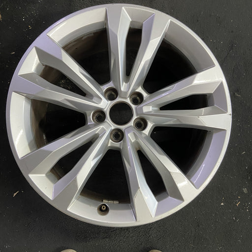 19" AUDI Q7 17 19x8.5, , V spoke Original OEM Wheel Rim - Angle View