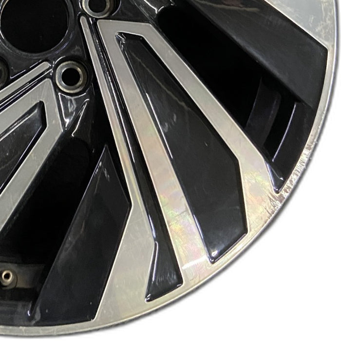 17" JETTA 19-20 17x7 turbine design gold Original OEM Wheel Rim - Close-Up Detail