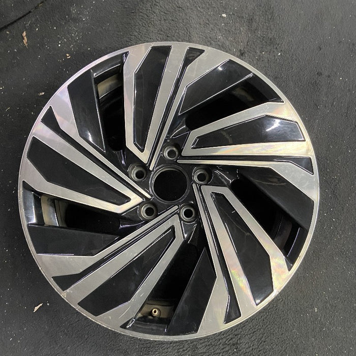 17" JETTA 19-20 17x7 turbine design gold Original OEM Wheel Rim - Additional View