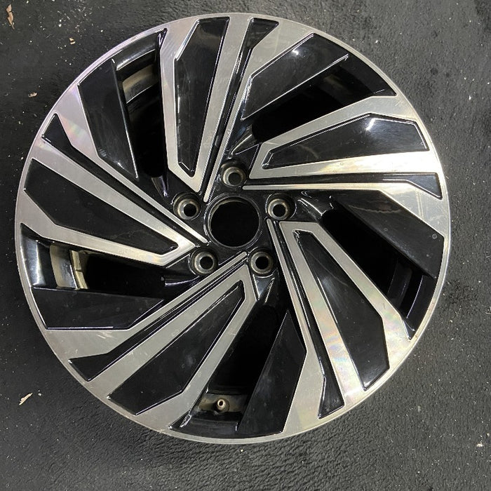 17" JETTA 19-20 17x7 turbine design gold Original OEM Wheel Rim - Front View