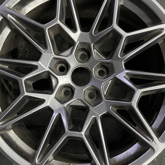 19" MUSTANG 24 19x9 10 spoke gray Original OEM Wheel Rim - Angle View