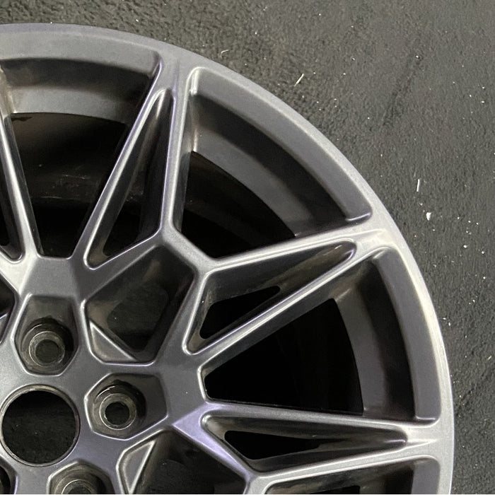 19" MUSTANG 24 19x9 10 spoke gray Original OEM Wheel Rim - Close-Up Detail