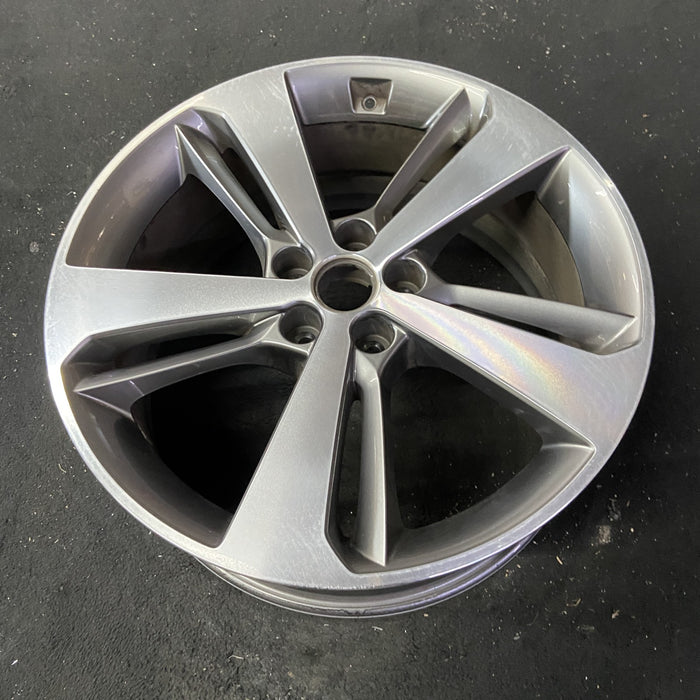 20" GV80 21-24 20x8.5 Original OEM Wheel Rim - Close-Up Detail