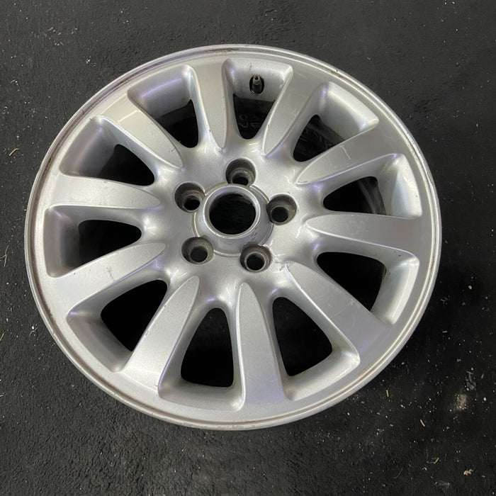 16" X TYPE 02-03 , 16x6.5, alloy, 10 spoke Original OEM Wheel Rim - Close-Up Detail