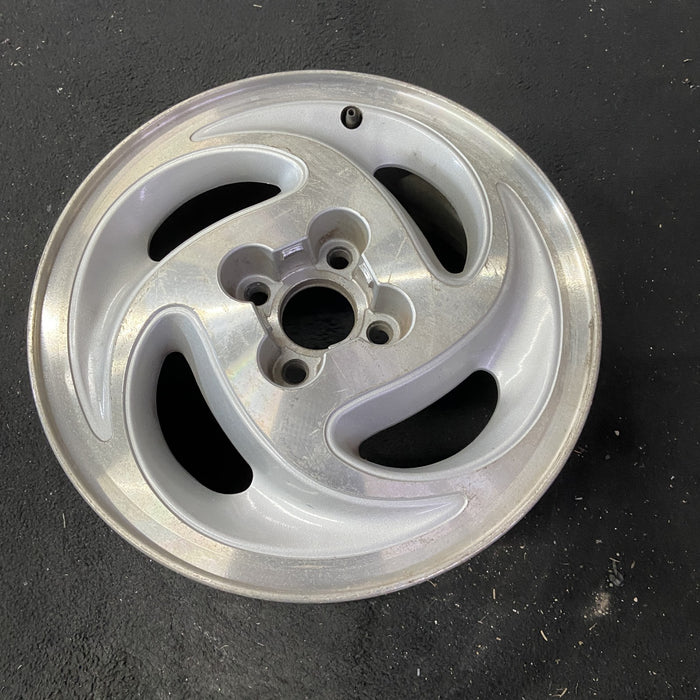 15" SATURN S SERIES 92 15x6 , 4 slot Original OEM Wheel Rim - Close-Up Detail