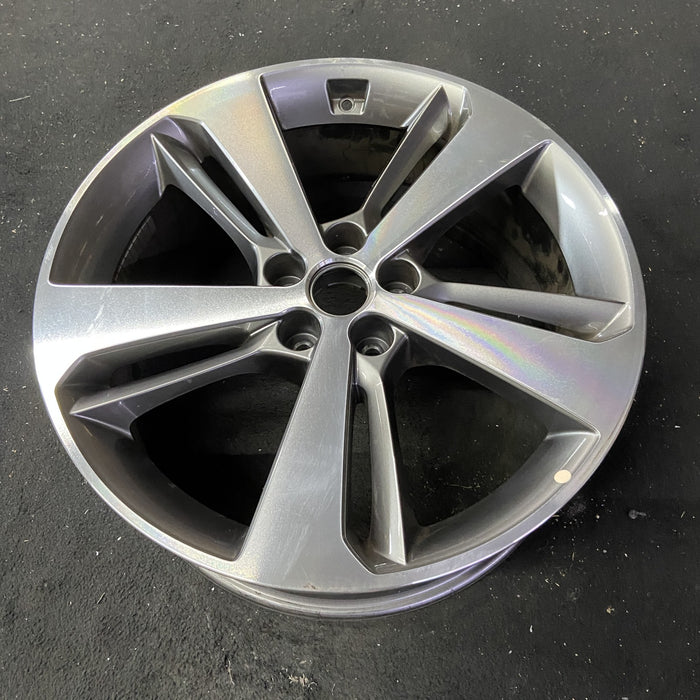 20" GV80 21-24 20x8.5 Original OEM Wheel Rim - Close-Up Detail