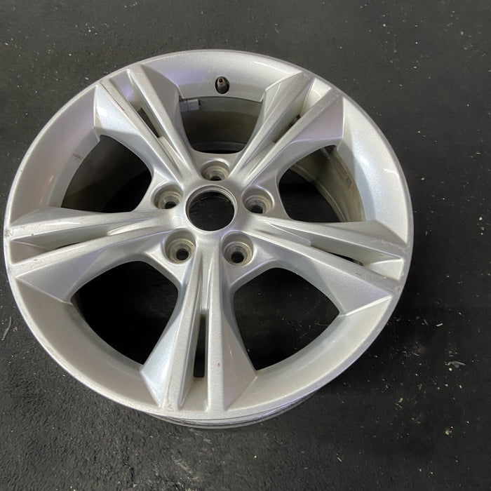 16" FOCUS 12 16x7 , 5 double spoke Original OEM Wheel Rim - Close-Up Detail
