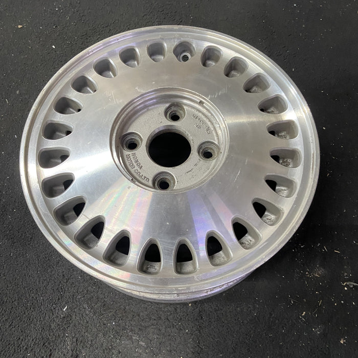 15" LEGEND 89-90 15x5.5, alloy, 4 Dr Original OEM Wheel Rim - Close-Up Detail
