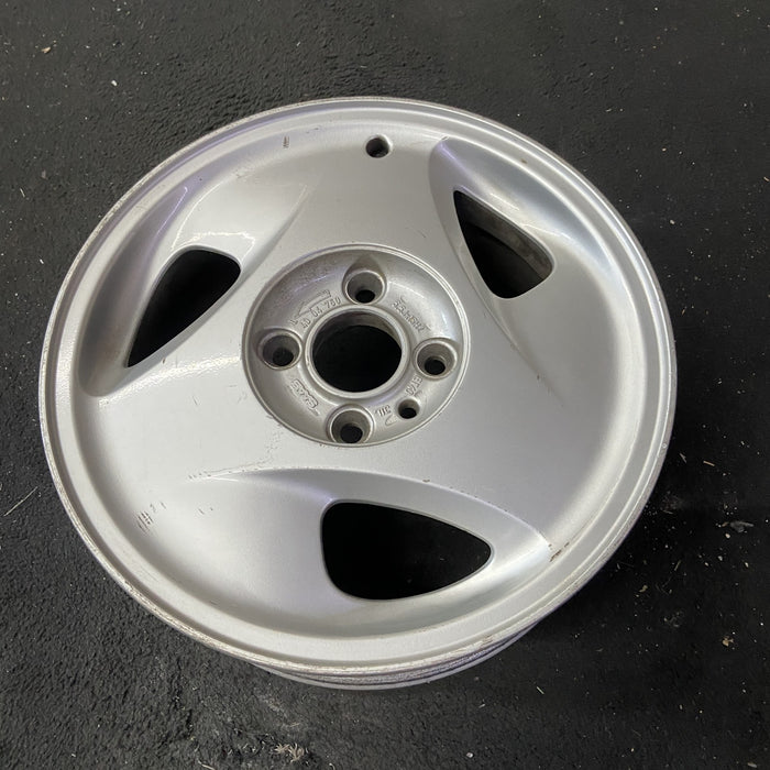 15" SAAB 900 92-93 15x5.5, alloy, 3 spoke, L. Original OEM Wheel Rim - Close-Up Detail