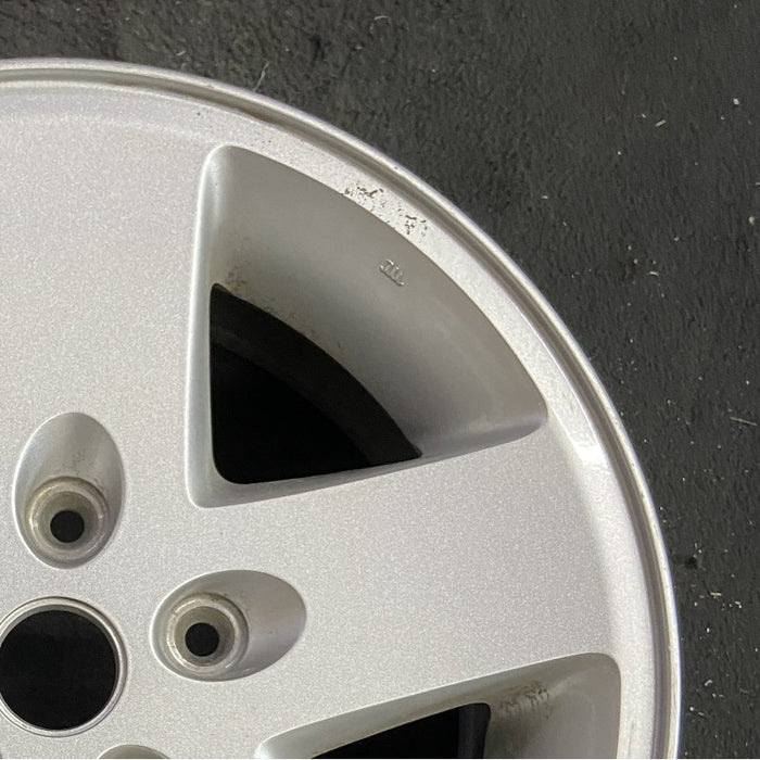 17" WRANGLER 07-08 17x7.5 silver Original OEM Wheel Rim - Close-Up Detail