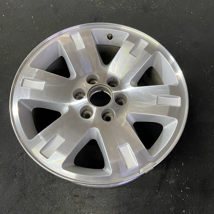 20" SIERRA 1500 PICKUP 07 , 20x8.5, 6 spoke, machined finish Original OEM Wheel - Close-Up Detail